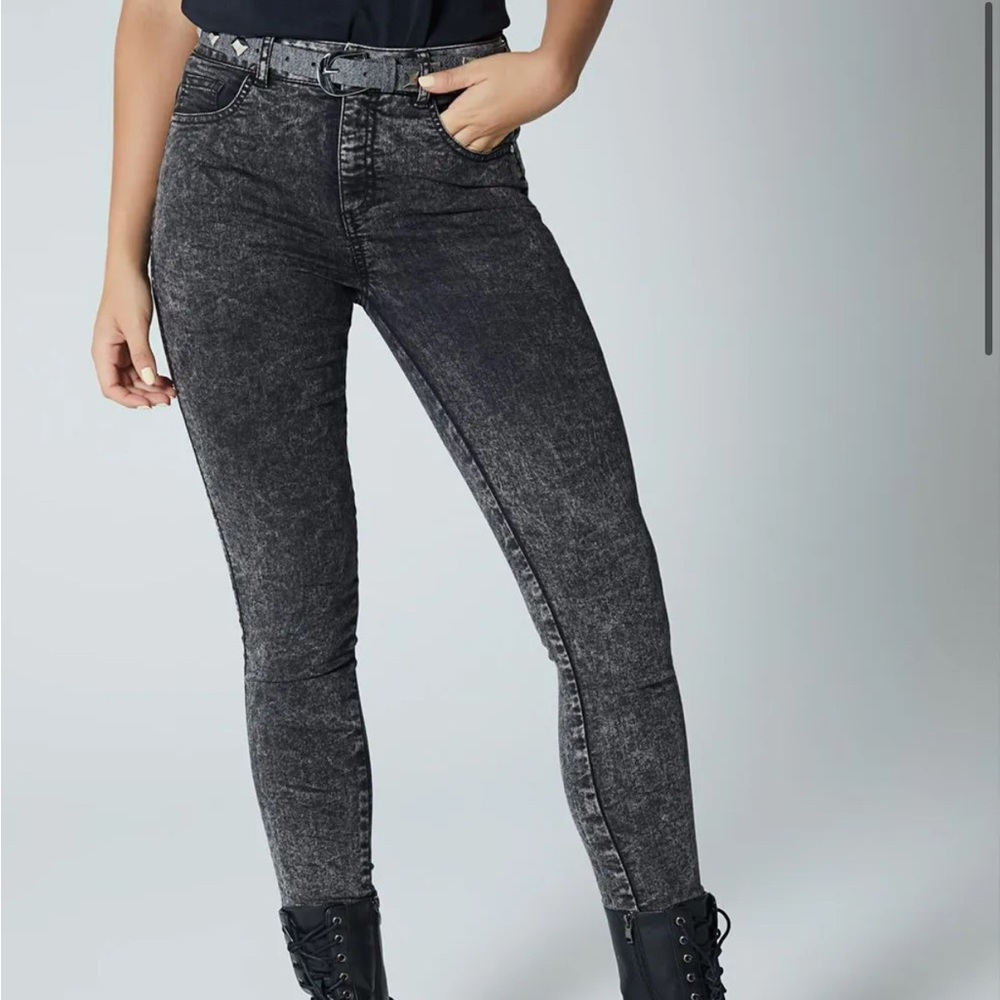 Women’s Black Jeans